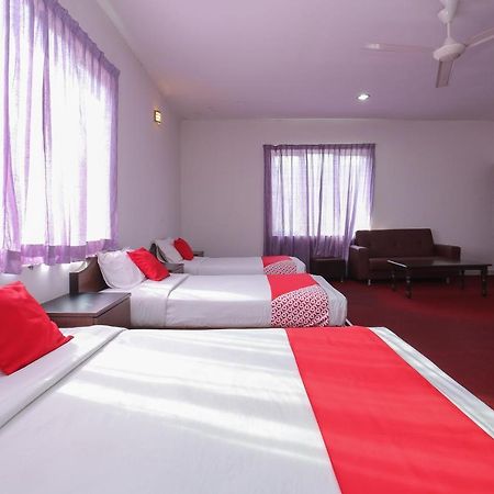 Oyo 8966 Dee Wana Resort 1 Pasir Puteh Kültér fotó