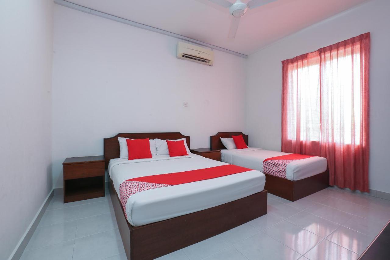 Oyo 8966 Dee Wana Resort 1 Pasir Puteh Kültér fotó