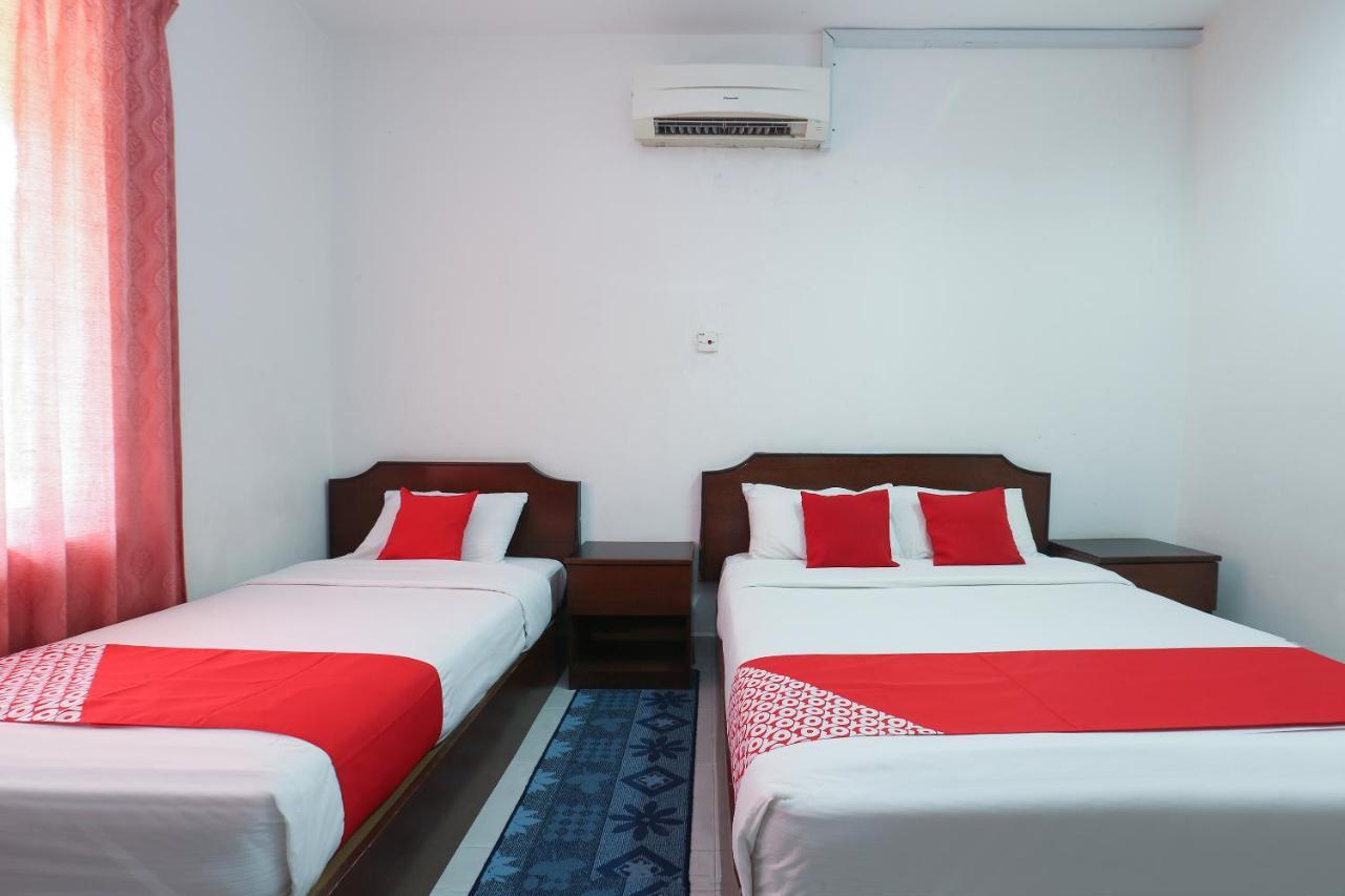 Oyo 8966 Dee Wana Resort 1 Pasir Puteh Kültér fotó